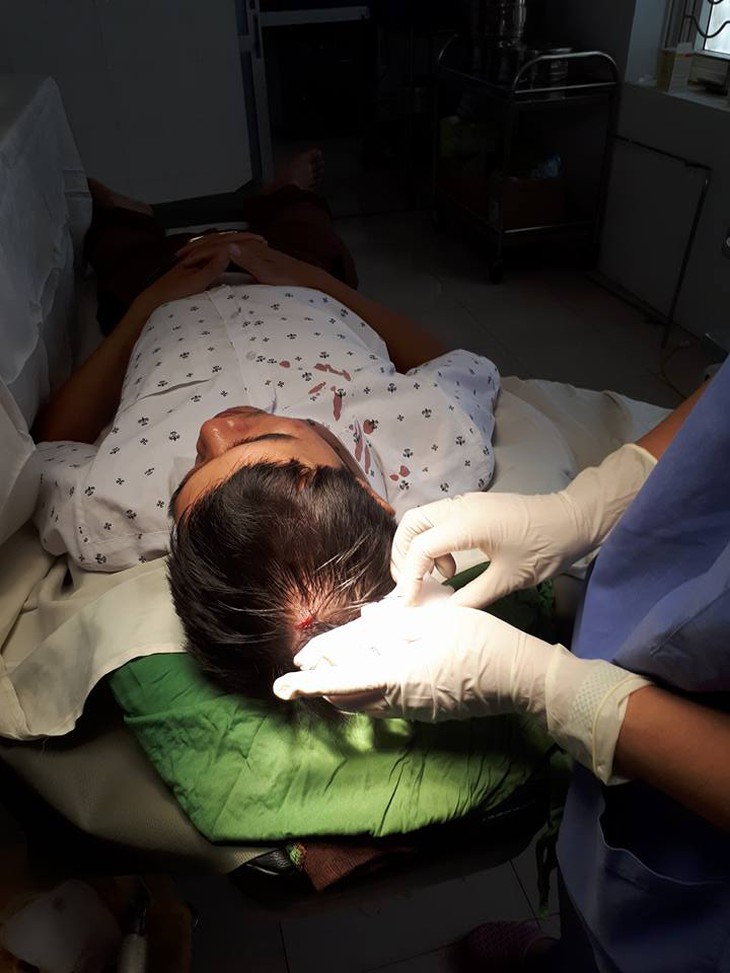 Các đối tượng hành hung nhân viên y tế