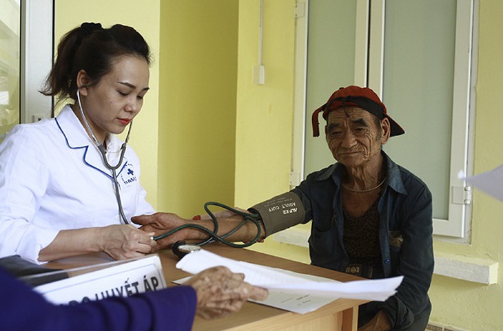 500 người dân xã Dân Chủ, huyện Hòa An, Cao Bằng được tư vấn sức khỏe, phát thuốc miễn phí