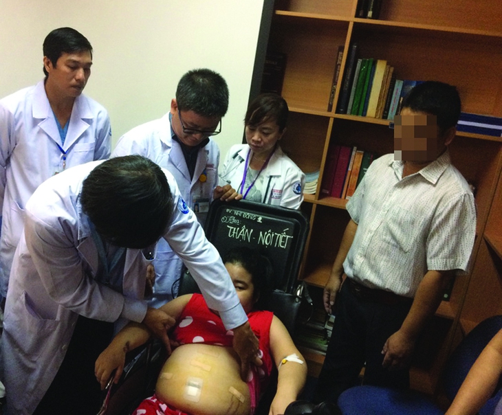 Bệnh nhi bị hội chứng Cushing hiếm gặp