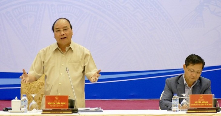 Thủ tướng đối thoại chính sách với một số tập đoàn kinh tế tư nhân
