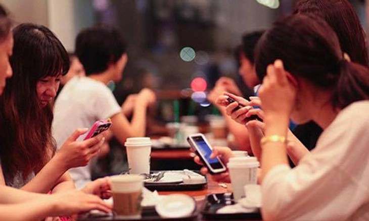 Có hay không trầm cảm vì nghiện điện thoại, mạng xã hội?