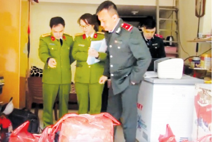 Liên tiếp bắt giữ thực phẩm bẩn
