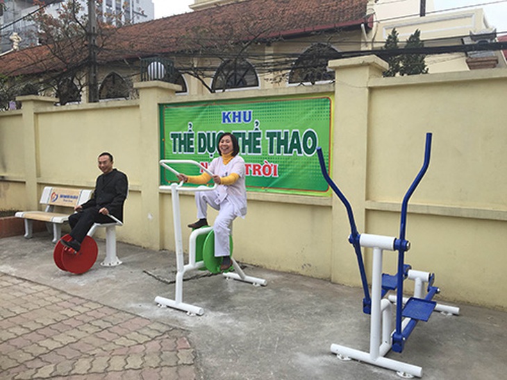 Những sân chơi “ngoài bệnh tật”