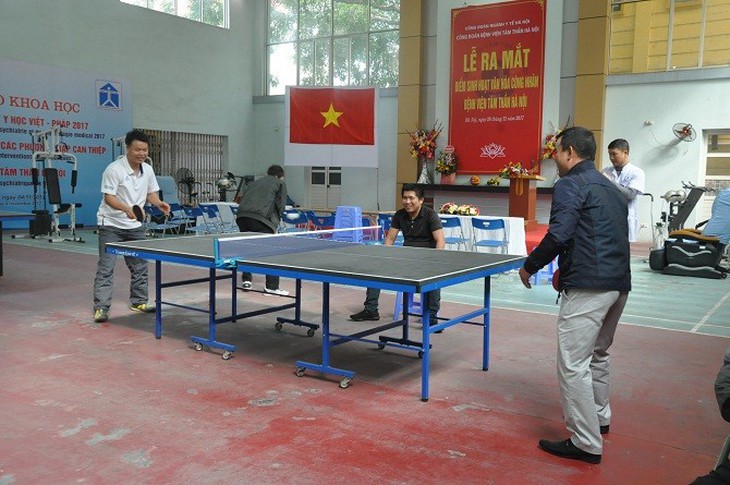 Những sân chơi “ngoài bệnh tật”