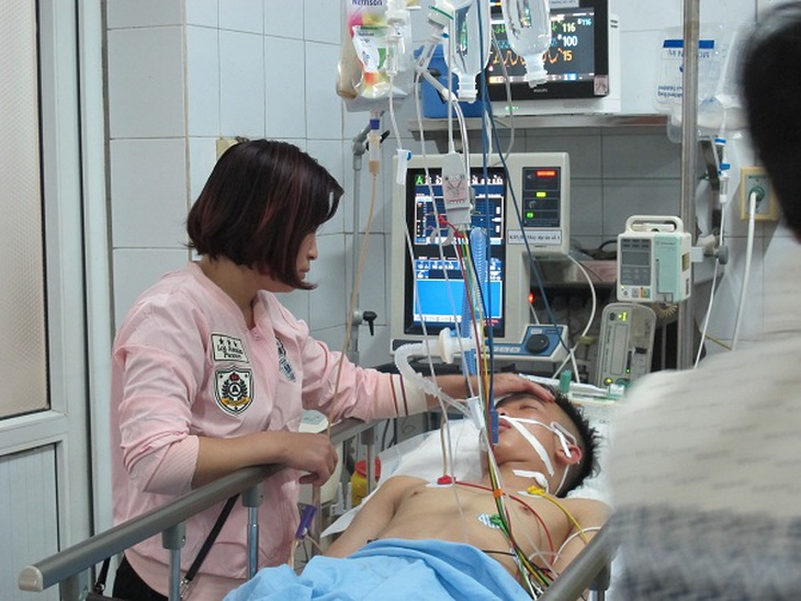 Tết Mậu Tuất:  Nhiều bệnh viện “vỡ trận” vì các ca tai nạn giao thông và ngộ độc...
