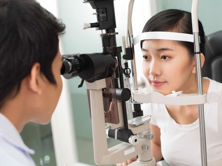 Lời khuyên của chuyên gia khi sử dụng kính áp tròng