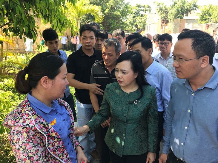 Thăm nạn nhân tại Bệnh viện đa khoa huyện Tĩnh Gia