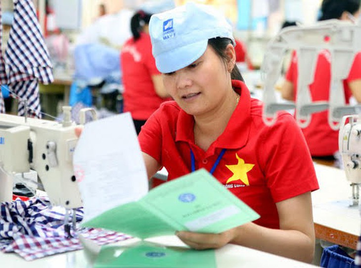 Gấp rút đẩy nhanh tiến độ bàn giao sổ BHXH cho người lao động