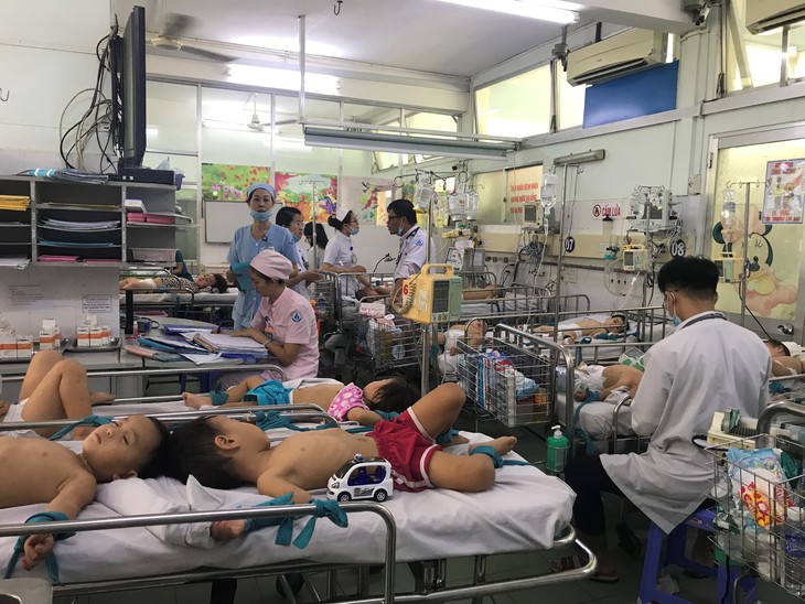 Mùa dịch, bệnh viện tuyến trên quá tải, tuyến dưới vắng vẻ