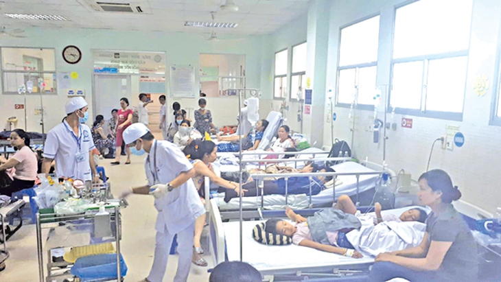 Ngộ độc thực phẩm rình rập trẻ quanh năm
