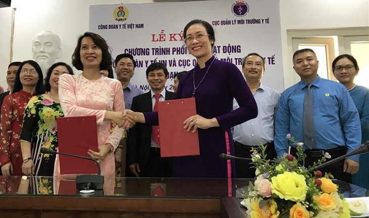 Phối hợp phòng chống bệnh nghề nghiệp, xây dựng cơ sở y tế xanh sạch đẹp