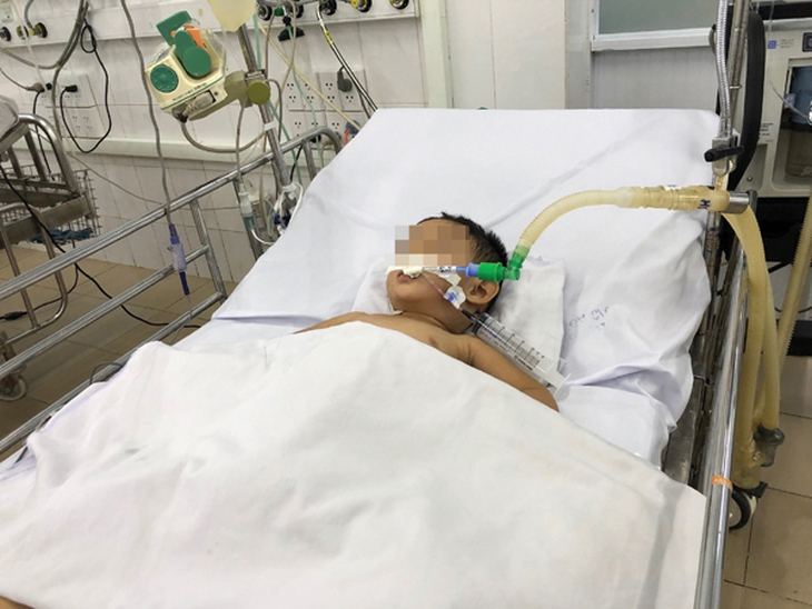 Cẩn trọng với bệnh tay chân miệng cuối mùa