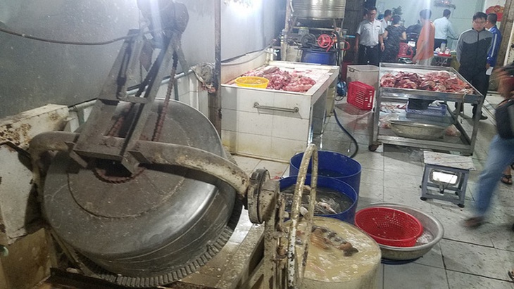 Lộm nhộm thực phẩm cận Tết