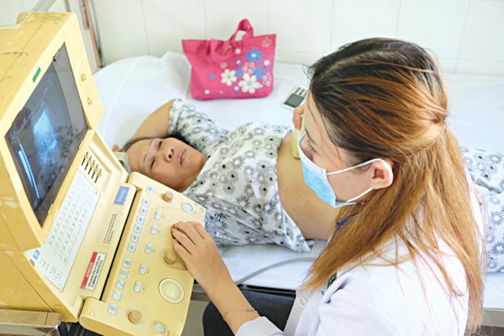 Bác sĩ TP.HCM chăm sóc sức khỏe ngư dân Côn Đảo
