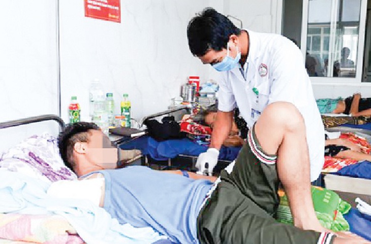 Cụt chân, mất tay vì đắp lá cây chữa bệnh