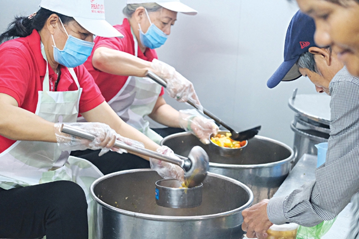 Nhà ăn miễn phí đầu tiên trong bệnh viện
