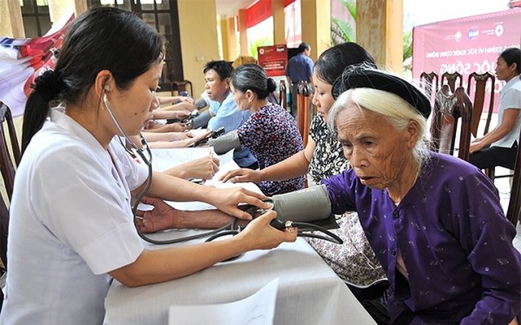 Ðề xuất nâng mức hỗ trợ đóng để 100% người cao tuổi có thẻ BHYT