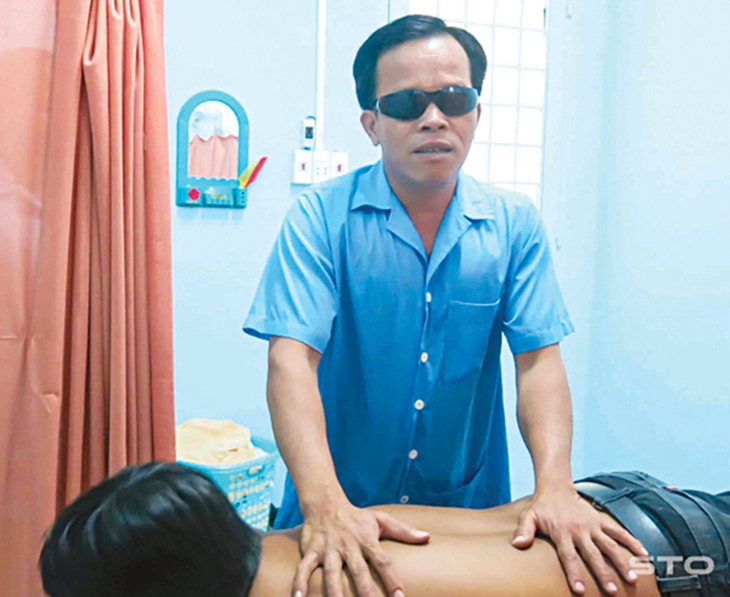 Xoa bóp bấm huyệt