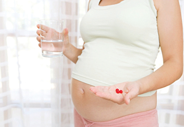 Phụ nữ có thai nên “yêu” sắt, acid folic