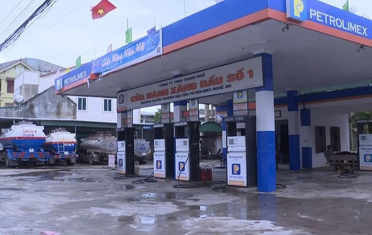 “Xăng dầu giả, thiệt hại thật”