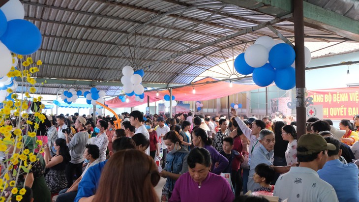 Phiên chợ Tết 0 đồng dành cho bệnh nhân