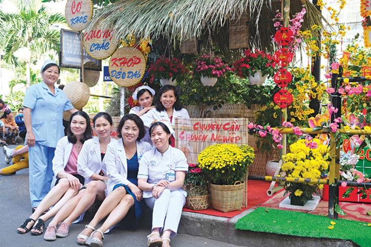 Đường hoa giữa lòng bệnh viện