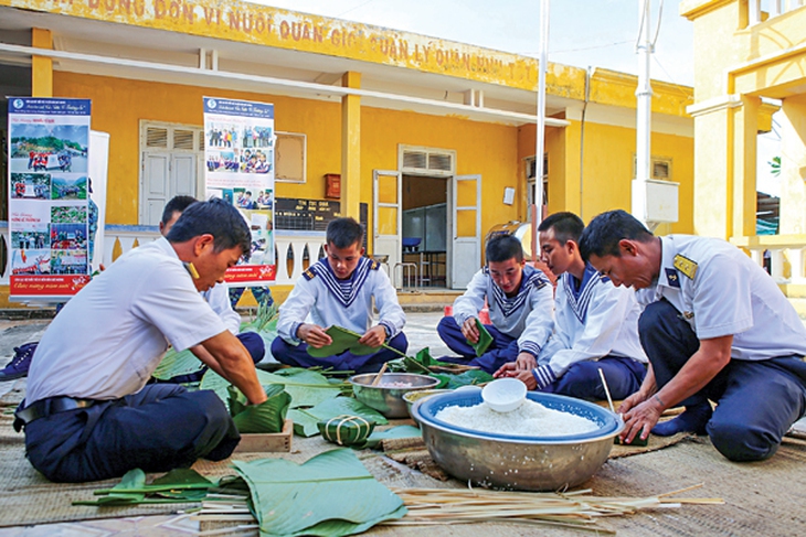 Xuân và những người lính biển