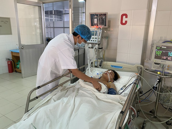 Báo động đỏ nội viện cứu sống bệnh nhân vết thương tim nguy kịch