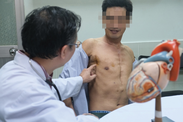 Thay van tim lần 2 bằng đường mổ nhỏ