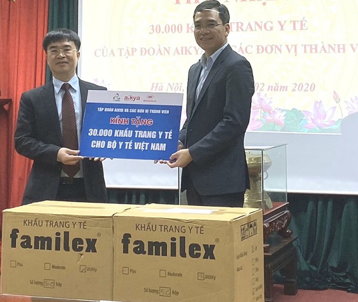 Tập đoàn AIKYA PHARMA trao tặng 50 nghìn khẩu trang cho Bộ Y tế và tỉnh Vĩnh Phúc phòng, chống dịch COVID-19