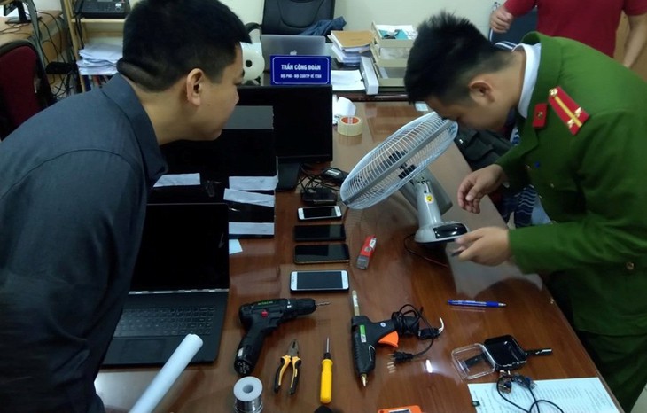 Lật tẩy thủ đoạn tống tiền bằng gắn camera quay cảnh “nóng”