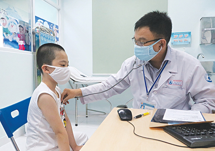 Đến trường mùa nắng nóng