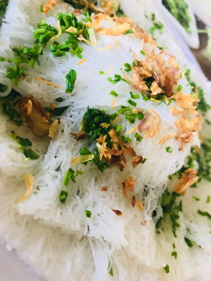 Bánh hỏi hỏi ai?