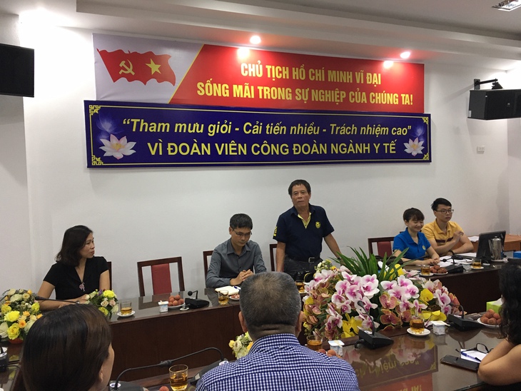 Sơ kết cuộc thi ảnh “Chiến sĩ áo trắng  trên mặt trận chống COVID-19”