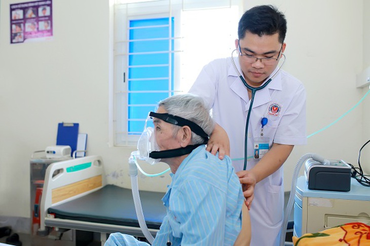 Người thầy thuốc trẻ nhiệt huyết, hết lòng vì người bệnh