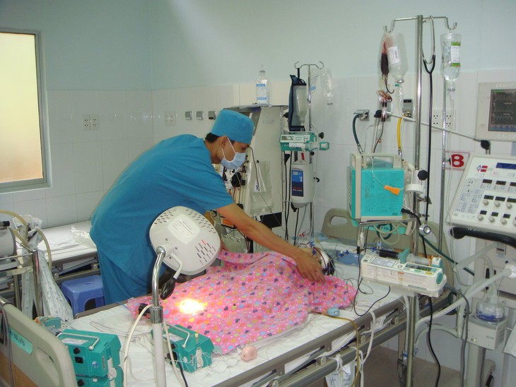 Cách chăm sóc bệnh nhi mắc sốt xuất huyết