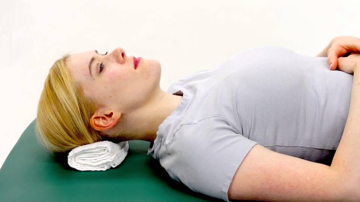 7 bài tập khi bị thoát vị đĩa đệm cột sống cổ
