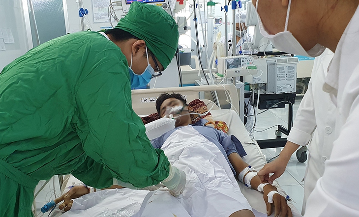 Cứu sống nam thanh niên uống thuốc diệt cỏ tự tử