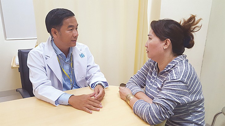 “Bác sĩ mặt lạnh như tiền