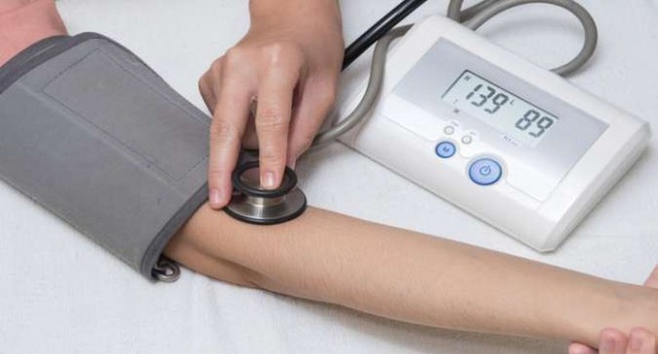 sử dụng máy đo huyết áp kỹ thuật số