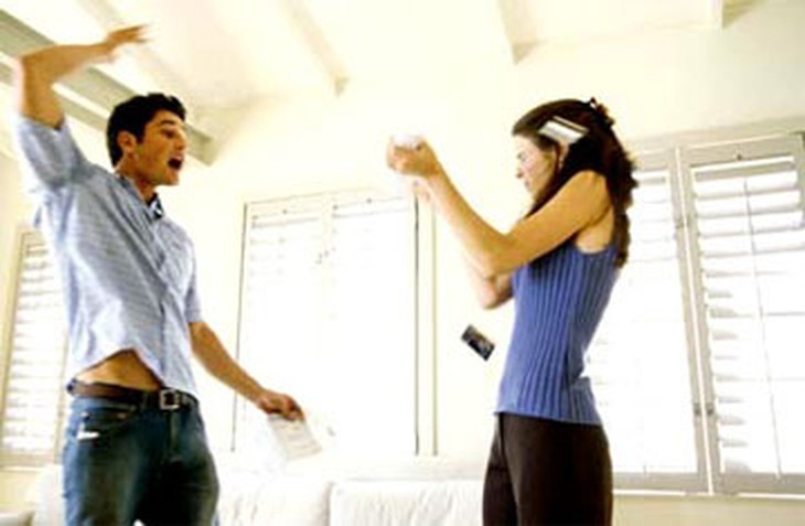 Báo động 20.000 vụ bạo lực gia đình mỗi năm