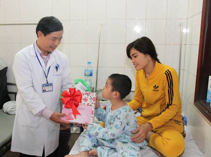 Bệnh nhân đón Tết ấm cúng, thấm đẫm tình người ở bệnh viện