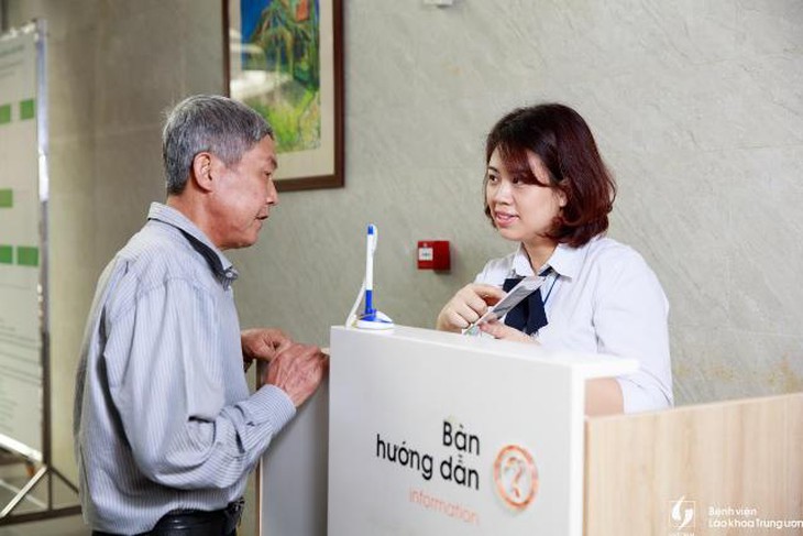 Bác sĩ lão khoa chỉ rõ sai lầm người cao tuổi hay gặp phải khi điều trị bệnh
