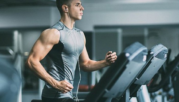 Cấp cứu vì tập gym quá sức, lưu ý cần biết khi tập gym mùa nắng nóng