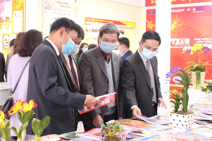 Báo Xuân& Hoa Tết tại Đà lạt