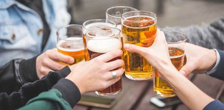 Nhậu mùa nóng và bí quyết bảo vệ sức khỏe gan
