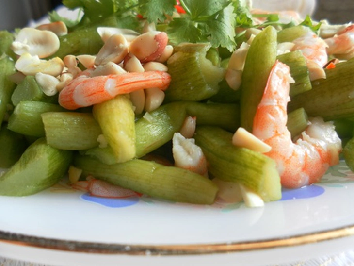 Những món vừa ngon, vừa làm thuốc từ dọc mùng