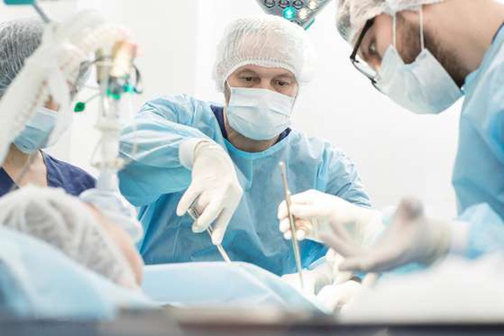 nói rõ cho bác sĩ biết tiền sử phẫu thuật