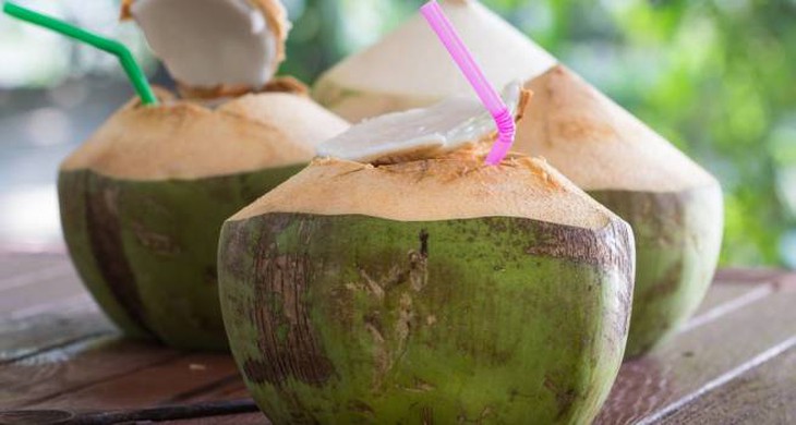 Người bệnh tiểu đường có được uống nước dừa?