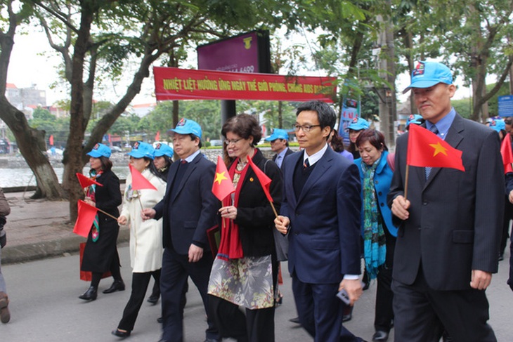 lễ diễu hành hưởng ứng tháng hành động  quốc gia phòng chống HIV/AIDS năm 2017